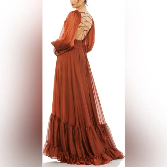 Mac Duggal Women's Pleated Cut Out Long Sleeve Lace Up Tiered Gown Size 2 - Picture 4 of 6